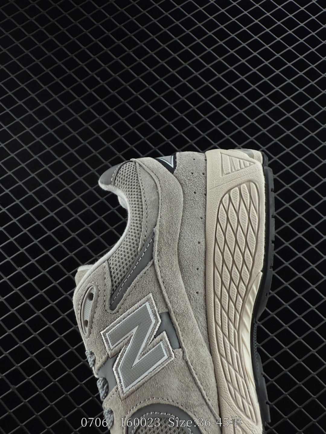 New Balance  ML2002RC